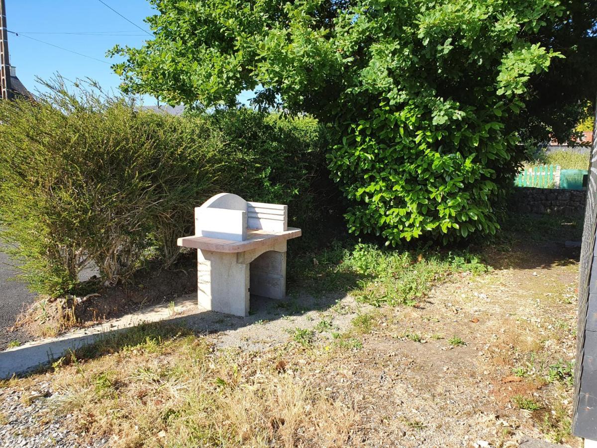 Gite Locmousteru Exterior foto
