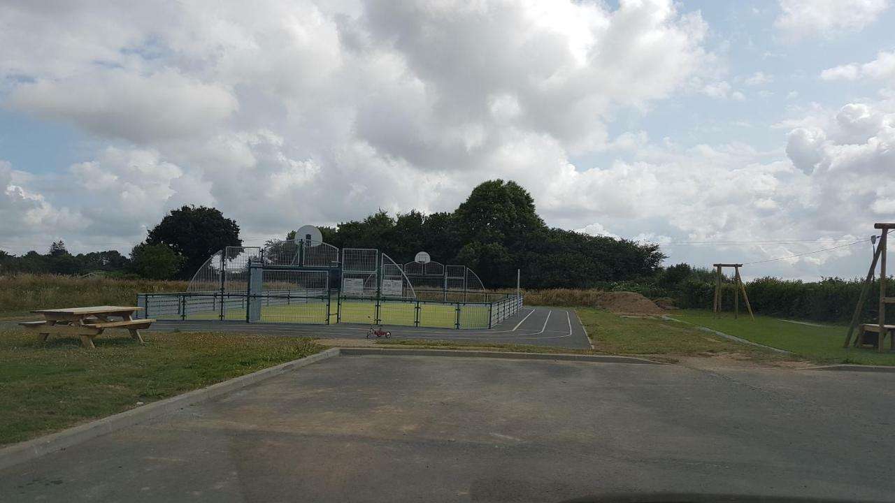 Gite Locmousteru Exterior foto